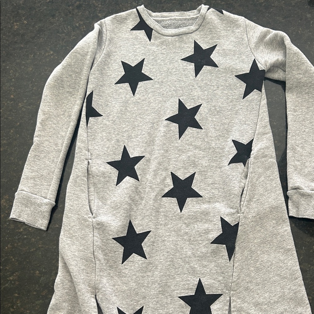 nununu gray sweatshirt dress with black stars